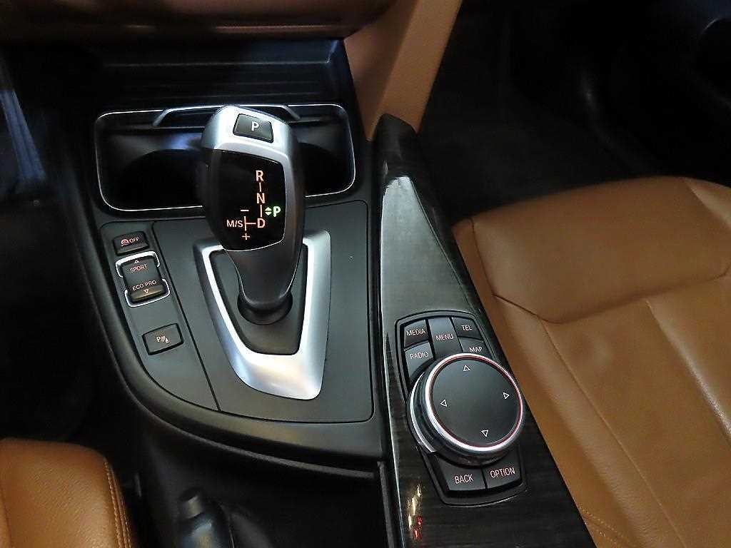 BMW 4시리즈 4시리즈 (F32) 420d 그란쿠페 럭셔리 이미지 12