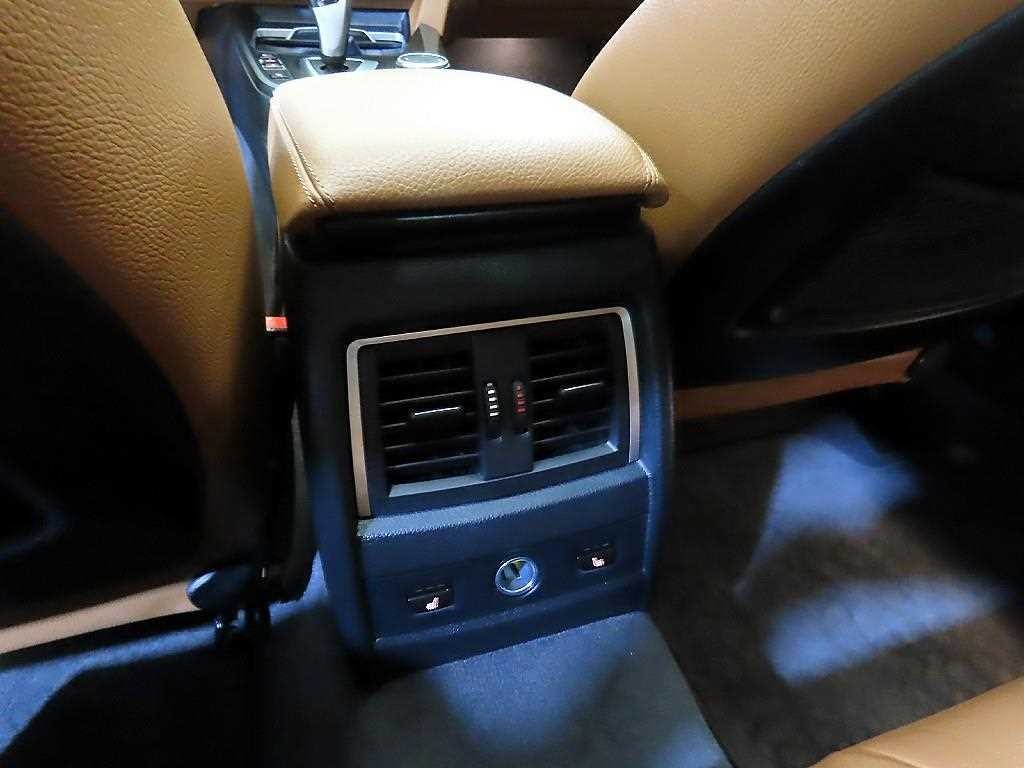BMW 4시리즈 4시리즈 (F32) 420d 그란쿠페 럭셔리 이미지 16
