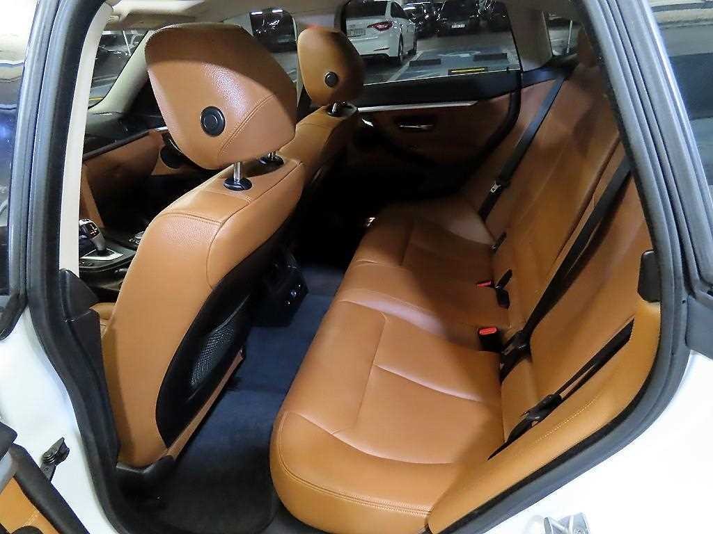 BMW 4시리즈 4시리즈 (F32) 420d 그란쿠페 럭셔리 이미지 7