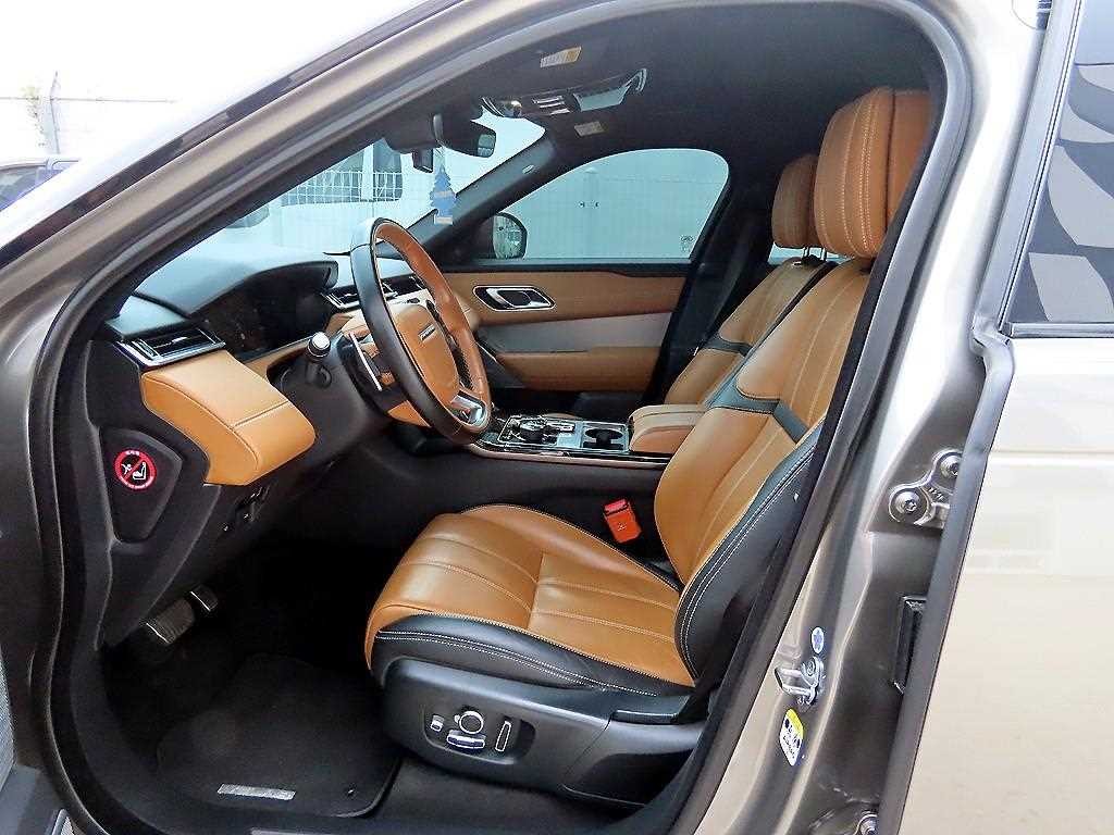 랜드로버 레인지로버 벨라 3.0 D300 R-다이나믹 HSE 이미지 5