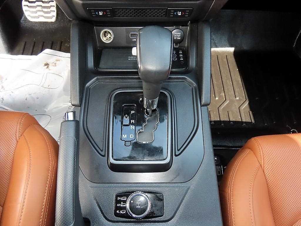 KG모빌리티(쌍용) 렉스턴 더 뉴 렉스턴 스포츠 칸 디젤 2.2 4WD 노블레스 이미지 10