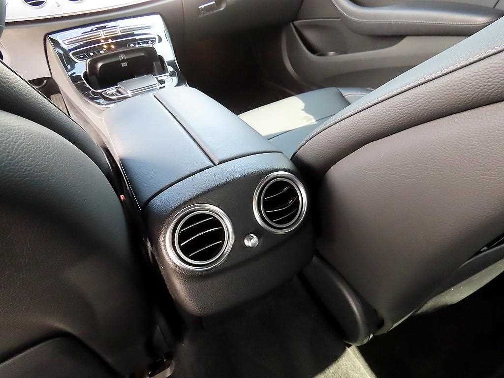 벤츠 E 클래스 E-클래스 W213 E250 아방가르드 이미지 15