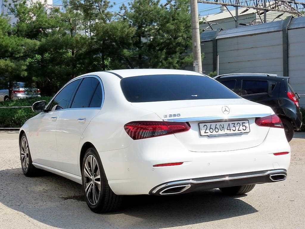 벤츠 E 클래스 E-클래스 W213 E250 아방가르드 이미지 3