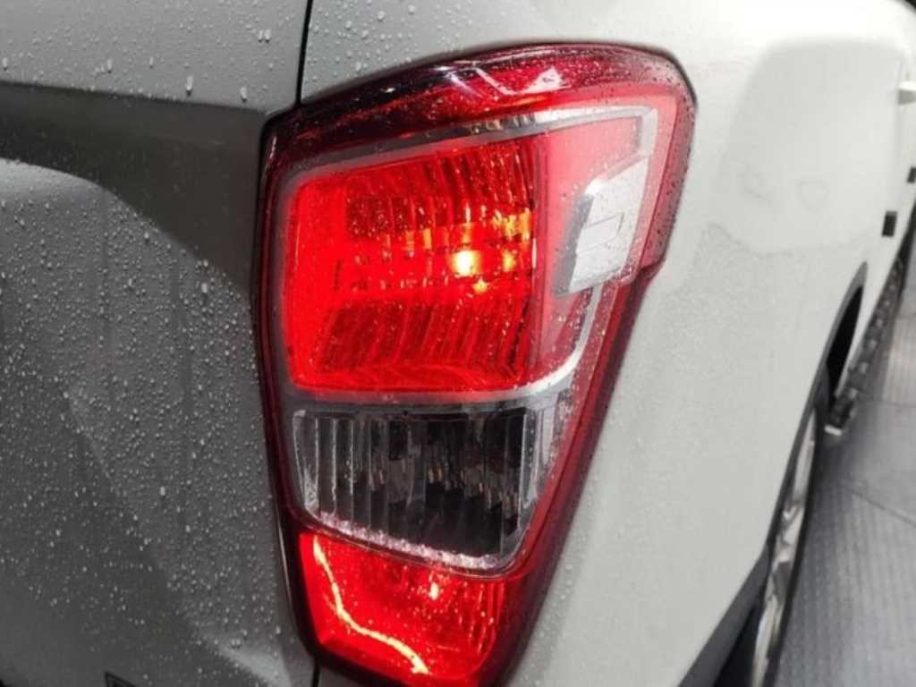 KG모빌리티(쌍용) 렉스턴 렉스턴 스포츠 칸 디젤 2.2 4WD 5링크 다이나믹 에디션 이미지 8