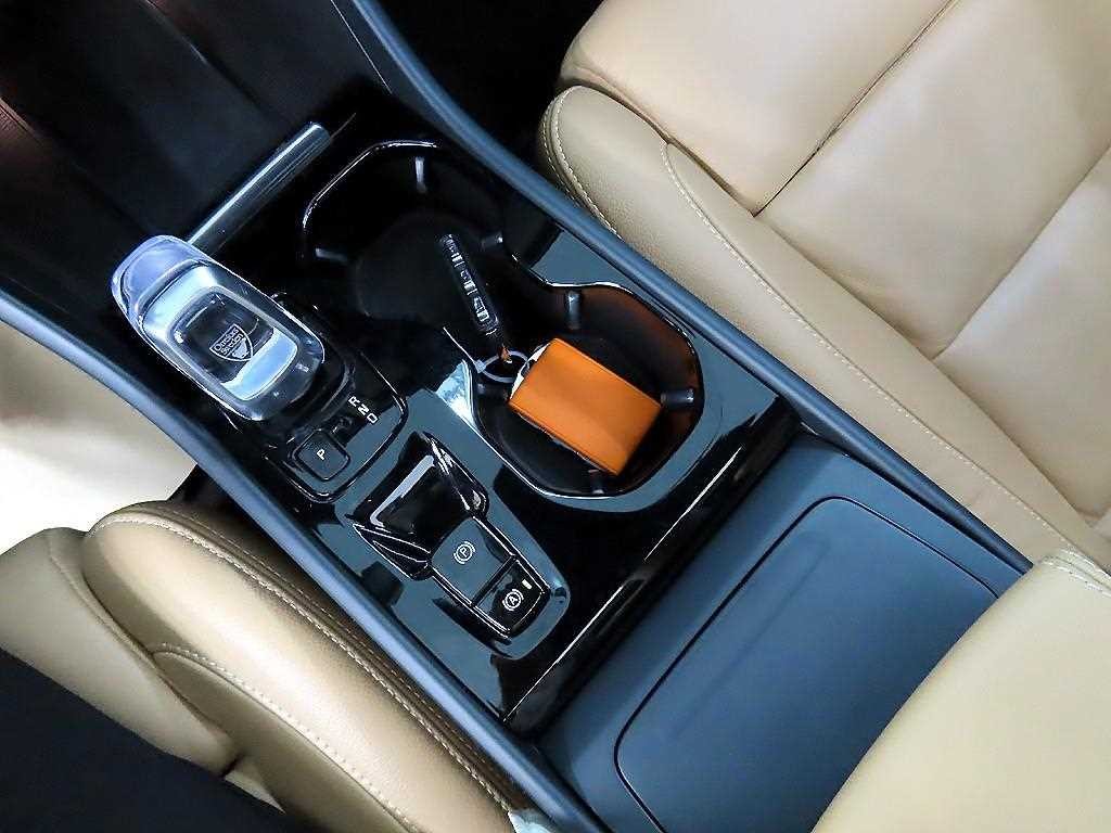 볼보 XC40 B4 AWD 인스크립션 이미지 10