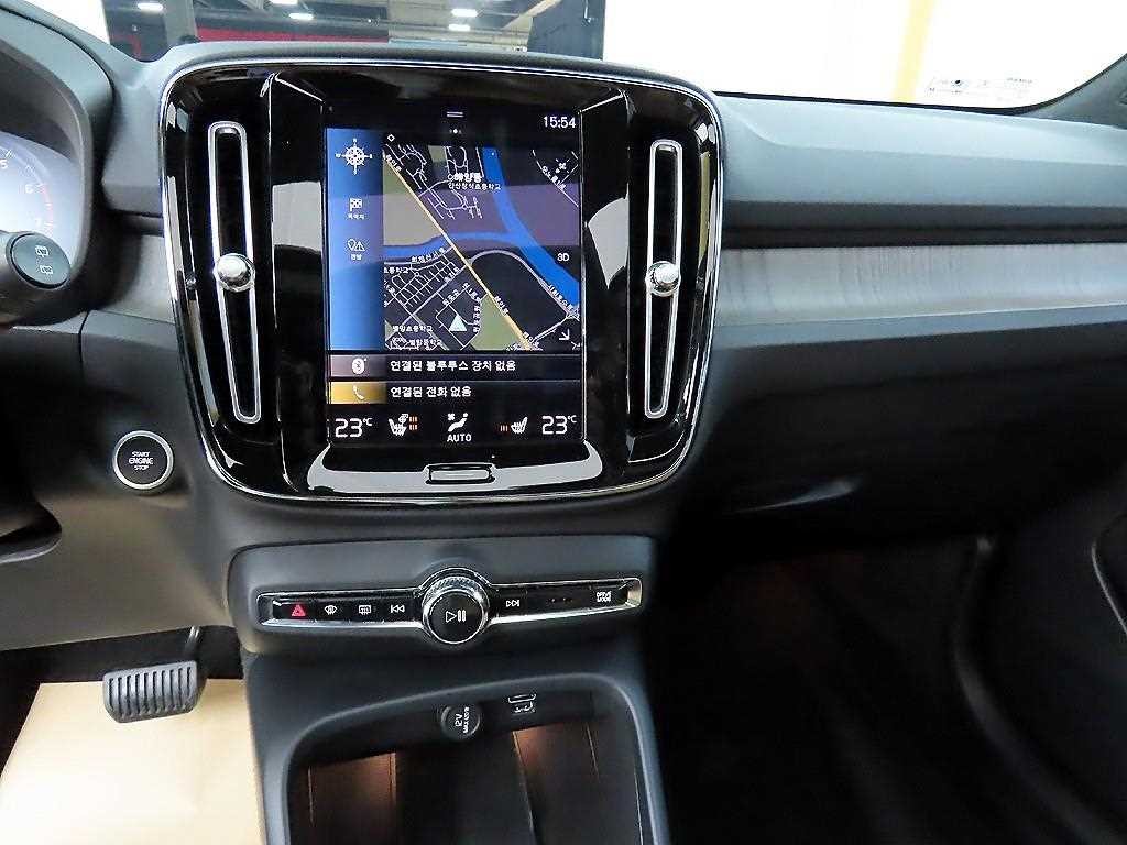 볼보 XC40 B4 AWD 인스크립션 이미지 13