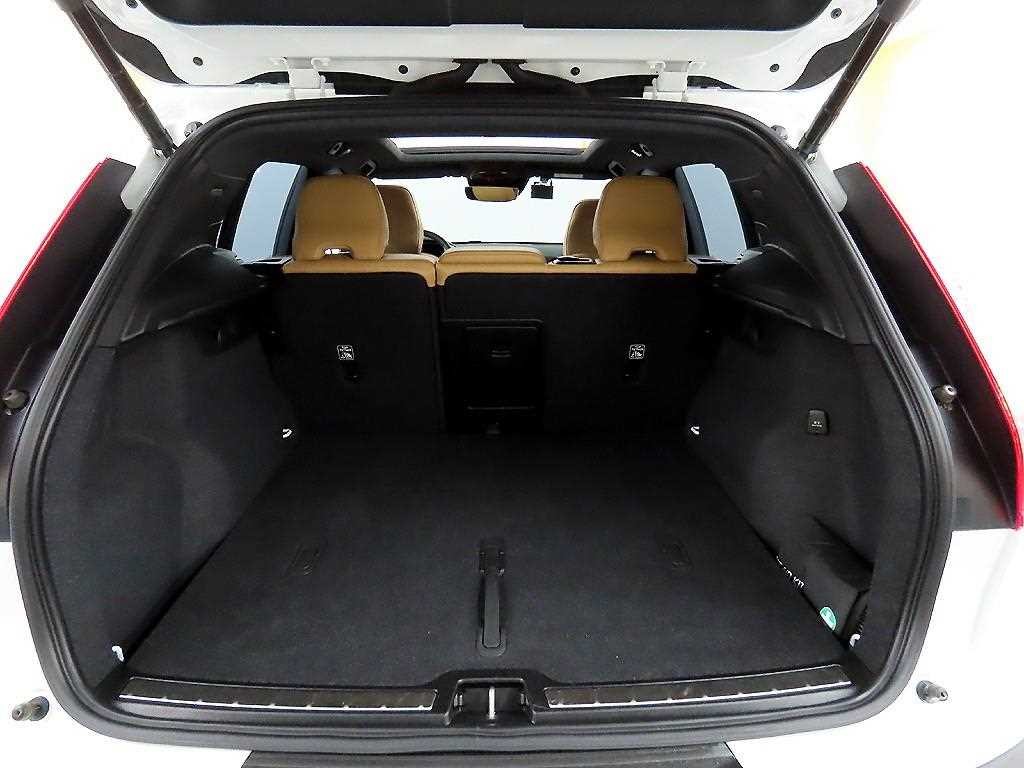 볼보 XC40 B4 AWD 인스크립션 이미지 17