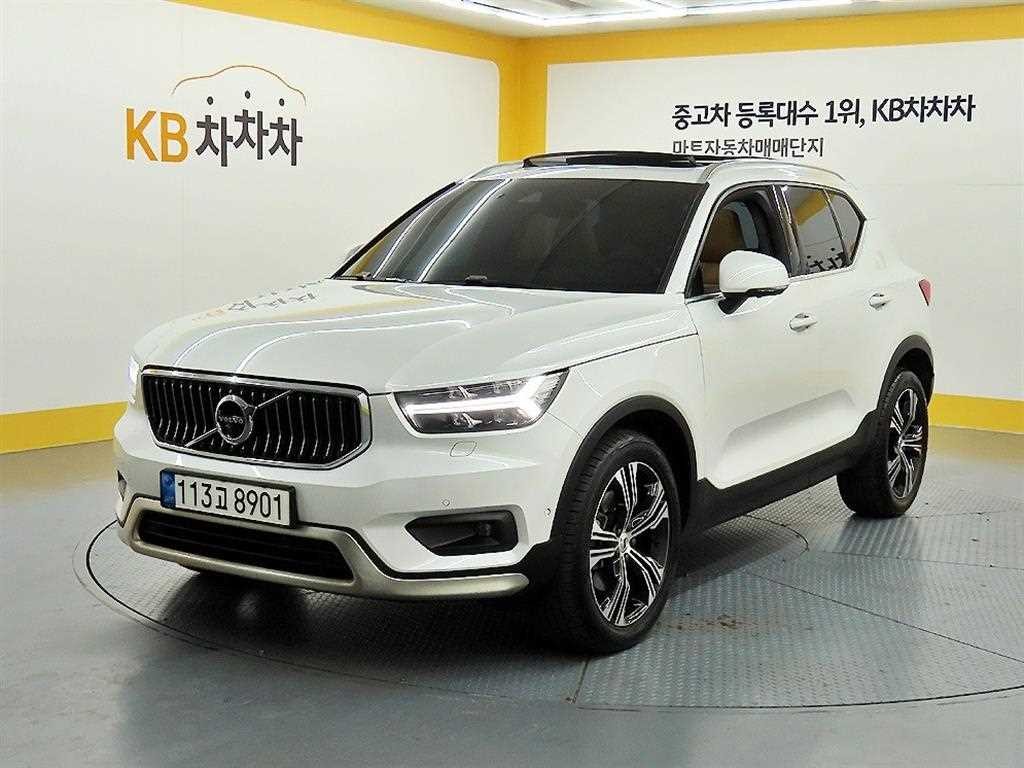 볼보 XC40 B4 AWD 인스크립션 이미지 2