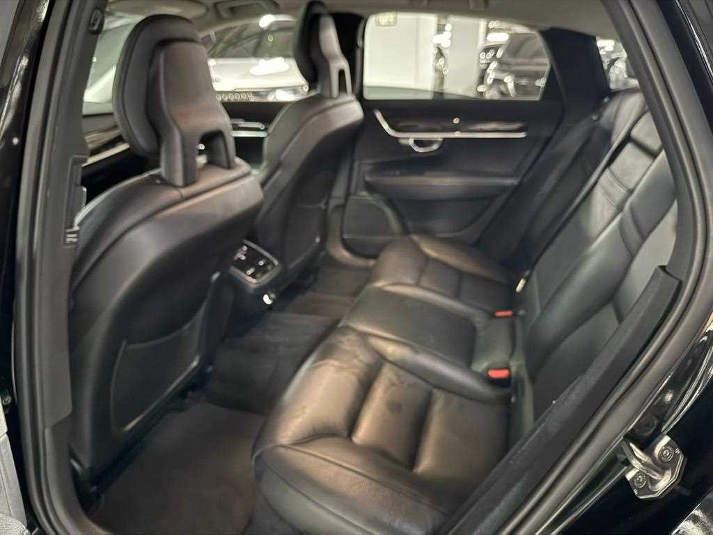볼보 S90 D4 모멘텀 이미지 10