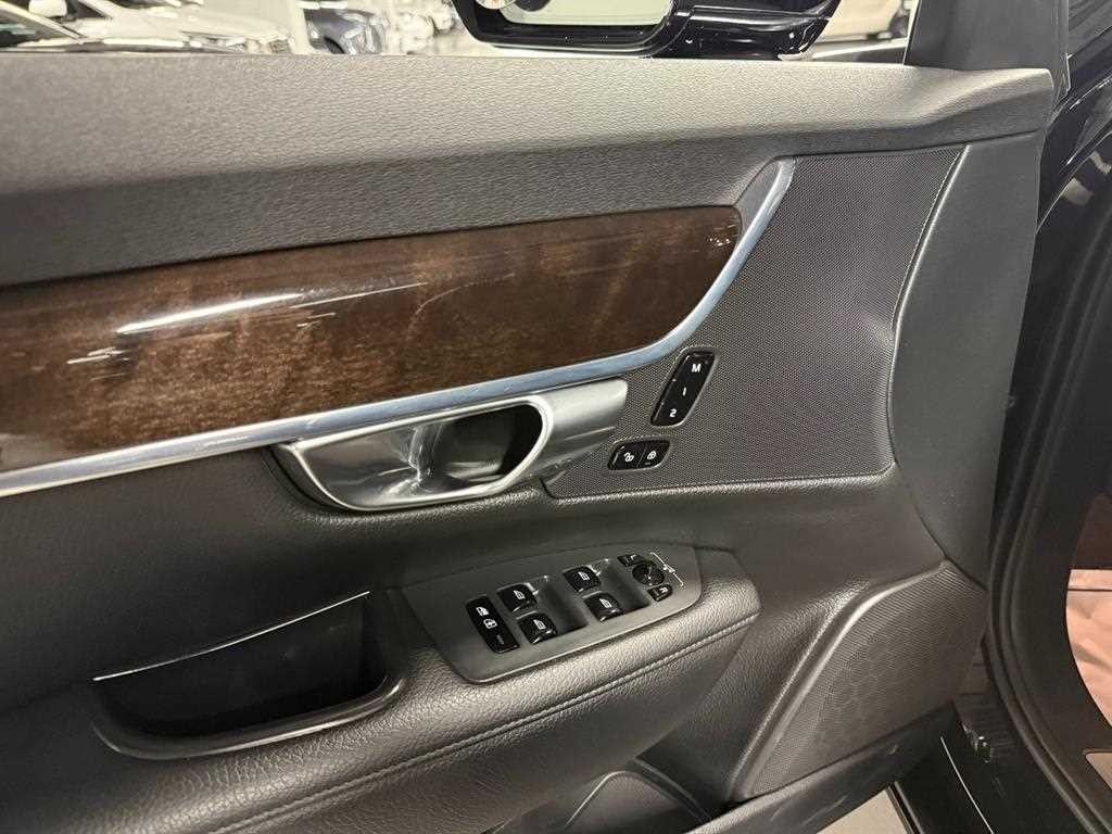 볼보 S90 D4 모멘텀 이미지 11