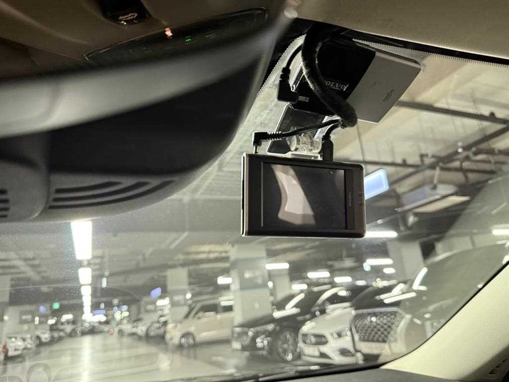 볼보 S90 D4 모멘텀 이미지 15