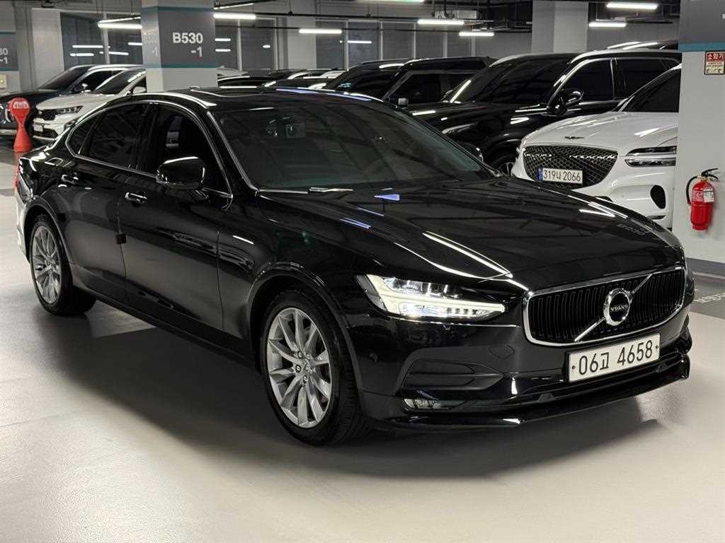 볼보 S90 D4 모멘텀 이미지 2