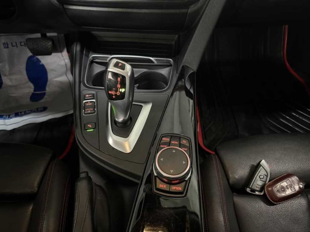 BMW 4시리즈 4시리즈 (F32) 420d xDRIVE 그란쿠페 스포츠 이미지 13