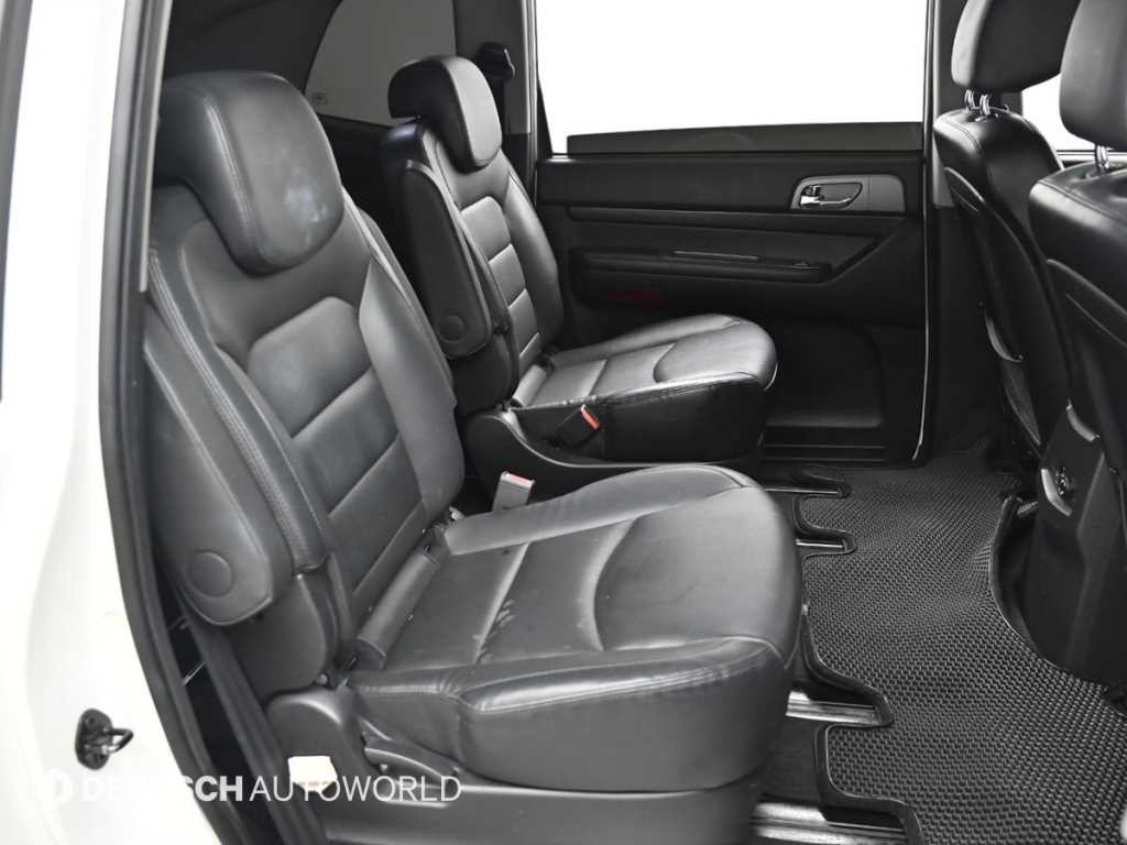 KG모빌리티(쌍용) 코란도 코란도투리스모 4WD RX 플러스 이미지 12