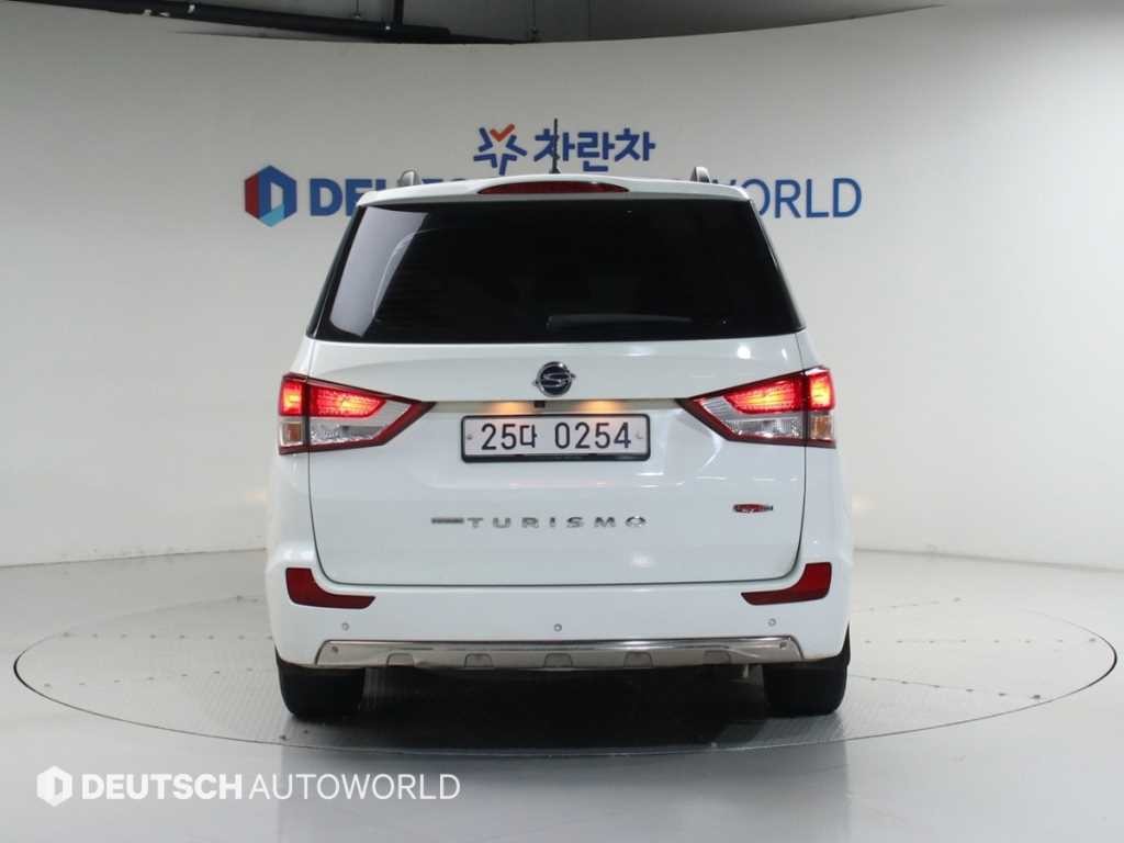 KG모빌리티(쌍용) 코란도 코란도투리스모 4WD RX 플러스 이미지 4
