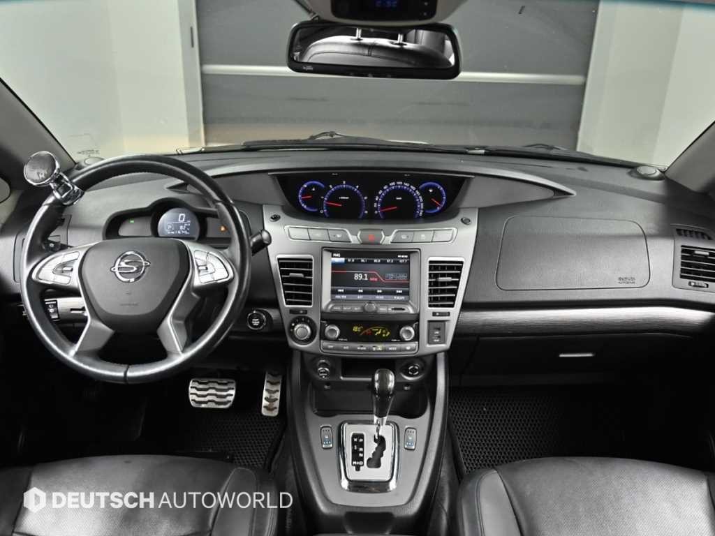 KG모빌리티(쌍용) 코란도 코란도투리스모 4WD RX 플러스 이미지 7