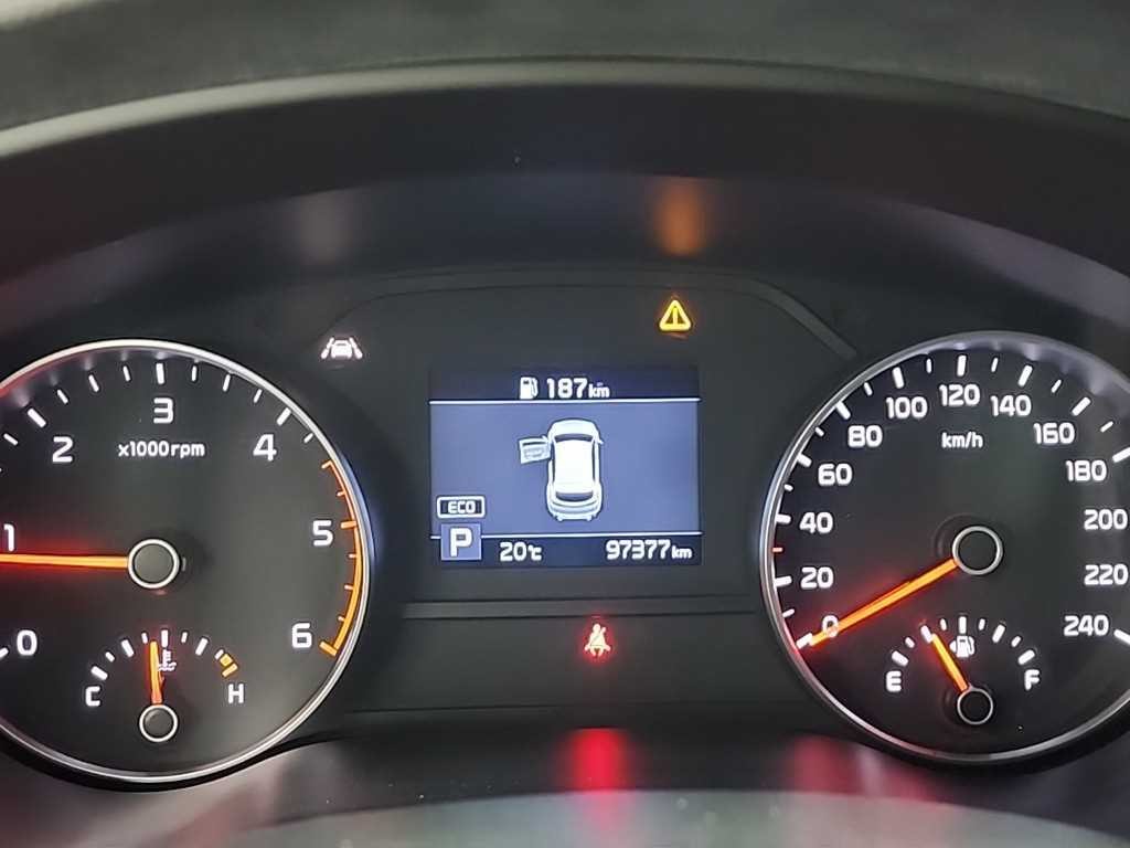 기아 스포티지 스포티지 더 볼드 2.0 디젤 2WD 프레스티지 이미지 6