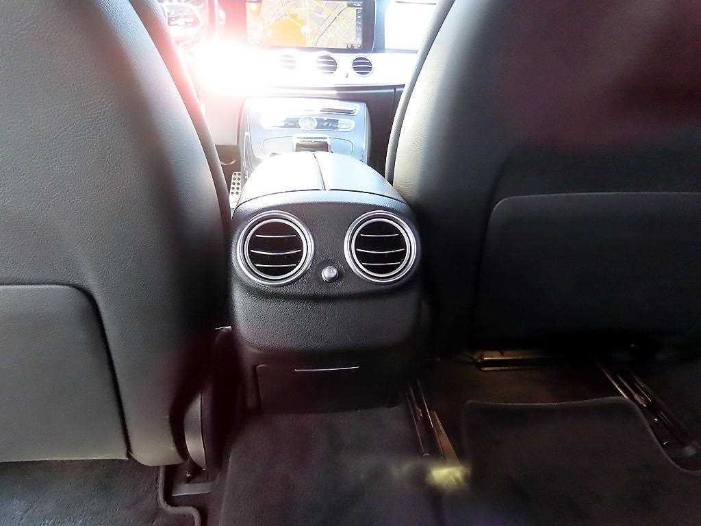 벤츠 E 클래스 E-클래스 W213 E250 아방가르드 이미지 16