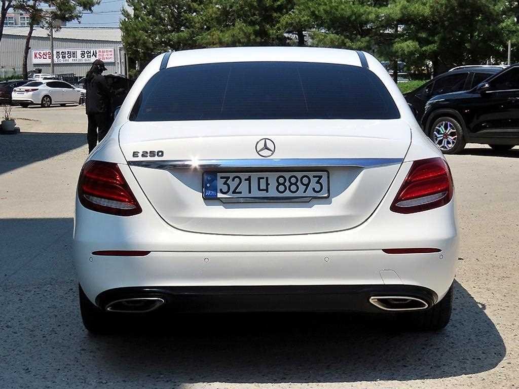 벤츠 E 클래스 E-클래스 W213 E250 아방가르드 이미지 4