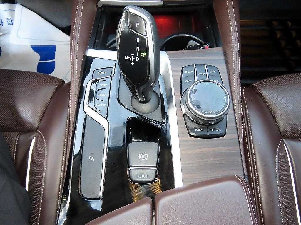 BMW 5시리즈 5시리즈 (G30) 530i 럭셔리 플러스 이미지 11