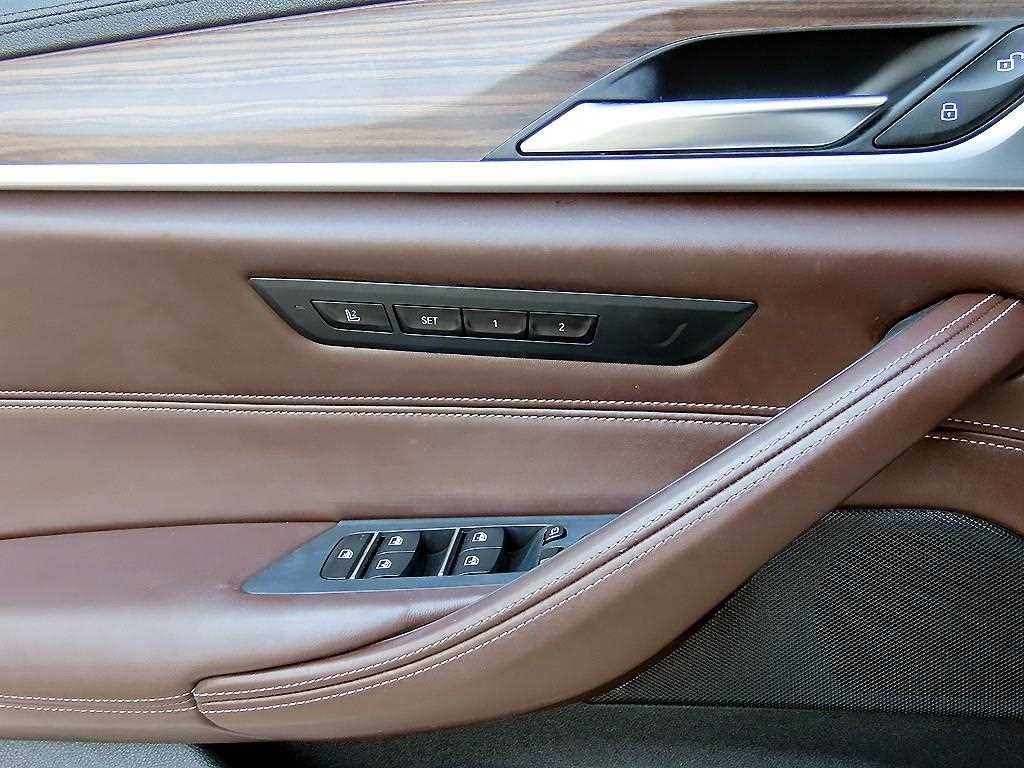 BMW 5시리즈 5시리즈 (G30) 530i 럭셔리 플러스 이미지 12