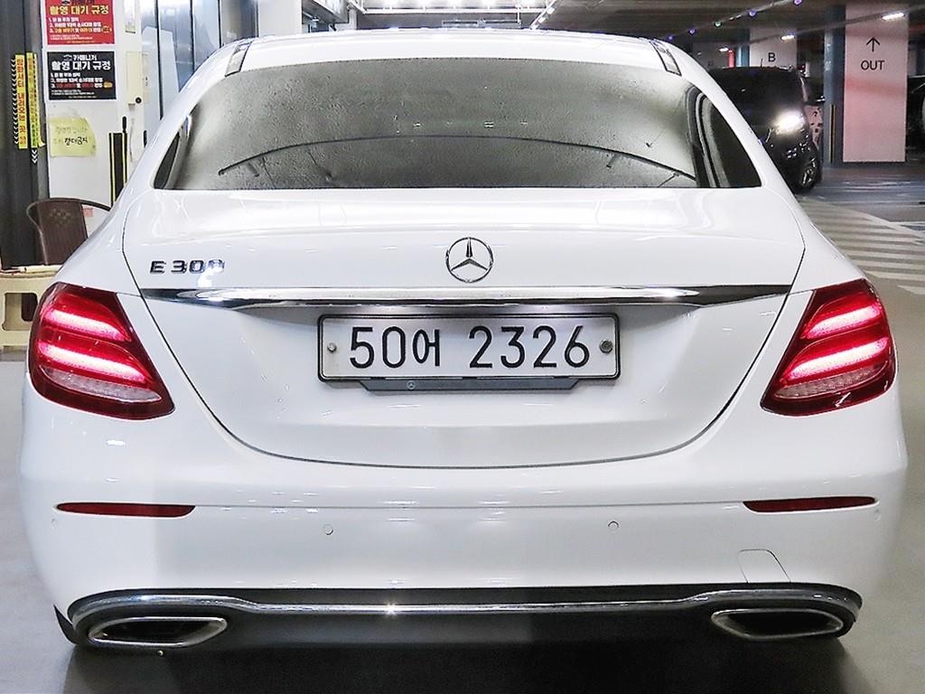 벤츠 E 클래스 E-클래스 W213 E300 아방가르드 이미지 5