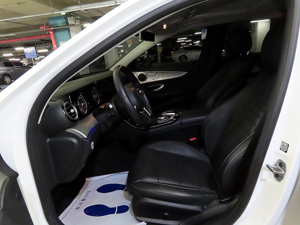 벤츠 E 클래스 E-클래스 W213 E300 아방가르드 이미지 6