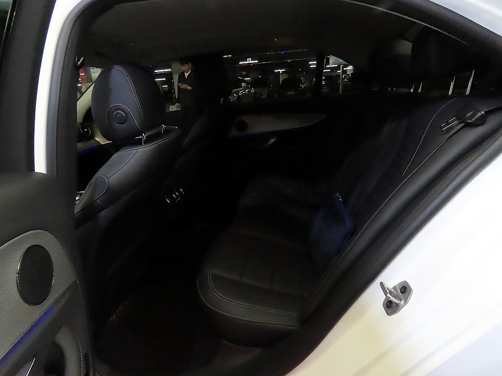 벤츠 E 클래스 E-클래스 W213 E300 아방가르드 이미지 7