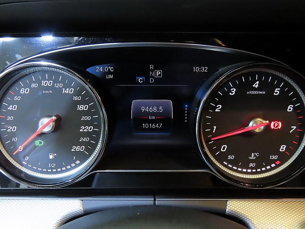 벤츠 E 클래스 E-클래스 W213 E300 아방가르드 이미지 9