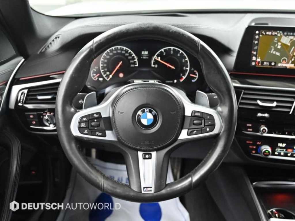 BMW 5시리즈 5시리즈 (G30) 530i xDrive M 스포츠 플러스 이미지 13