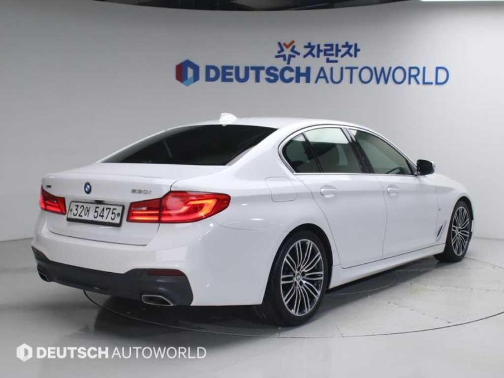 BMW 5시리즈 5시리즈 (G30) 530i xDrive M 스포츠 플러스 이미지 2