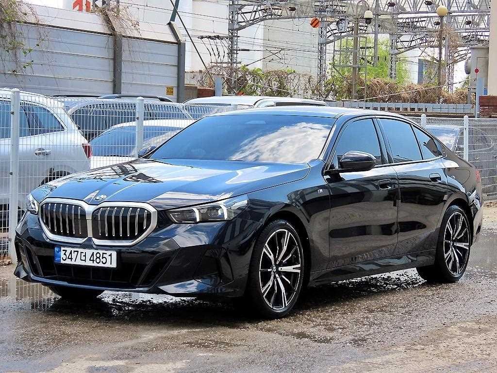 BMW 5시리즈 5시리즈 (G60) 530i xDrive M 스포츠 이미지 2
