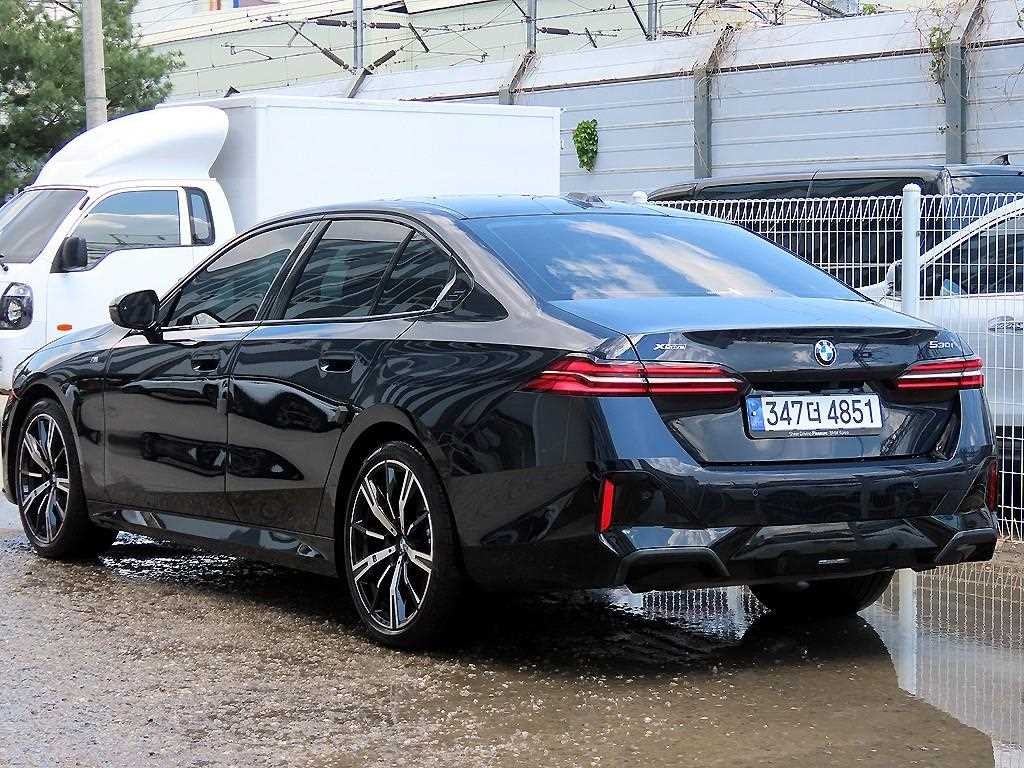 BMW 5시리즈 5시리즈 (G60) 530i xDrive M 스포츠 이미지 3