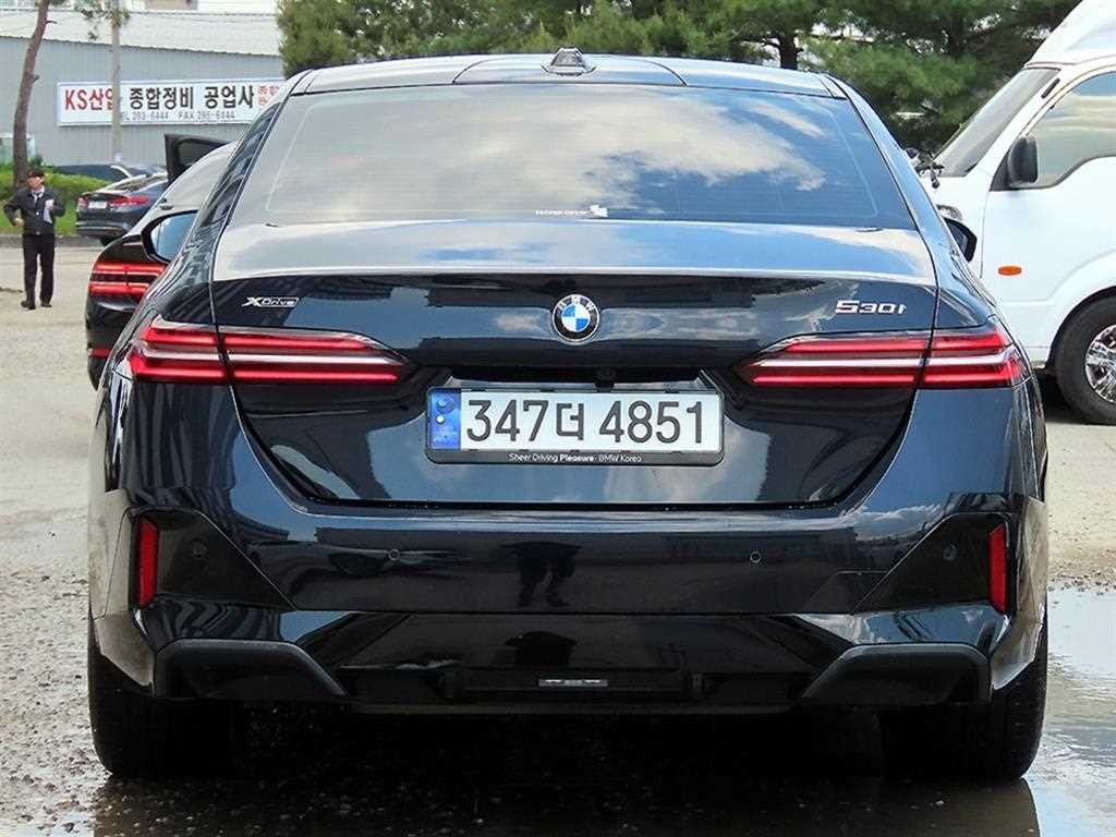 BMW 5시리즈 5시리즈 (G60) 530i xDrive M 스포츠 이미지 4