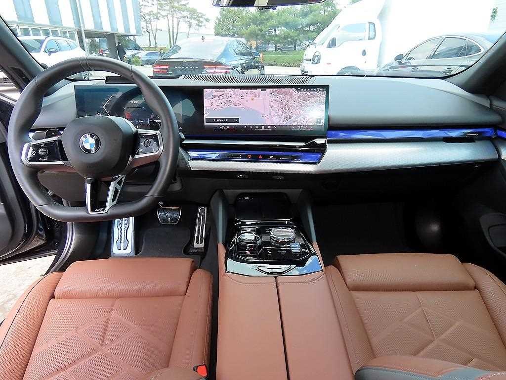 BMW 5시리즈 5시리즈 (G60) 530i xDrive M 스포츠 이미지 7