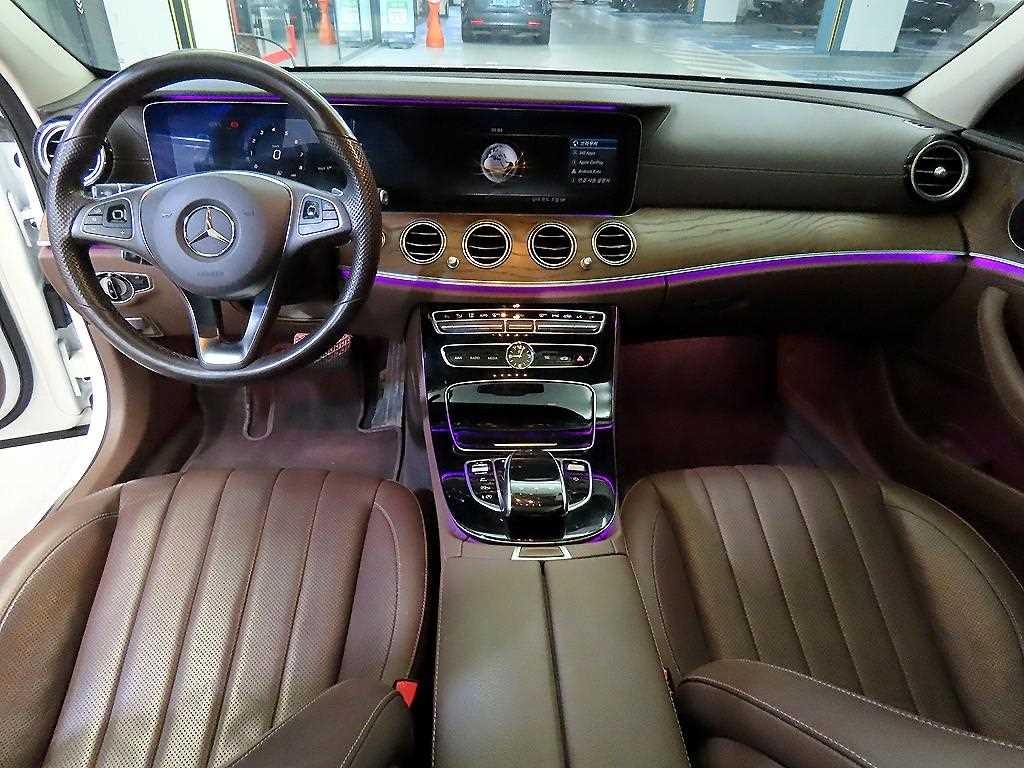 벤츠 E 클래스 E-클래스 W213 E300 아방가르드 이미지 10