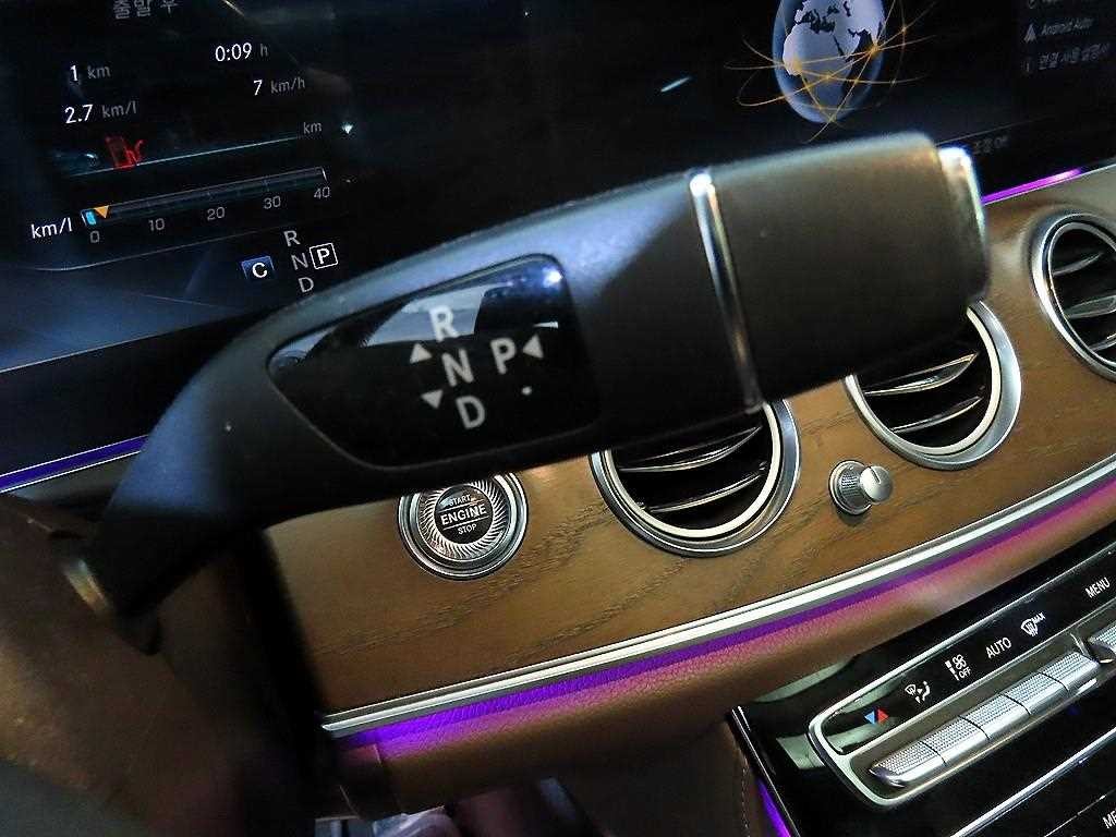 벤츠 E 클래스 E-클래스 W213 E300 아방가르드 이미지 12