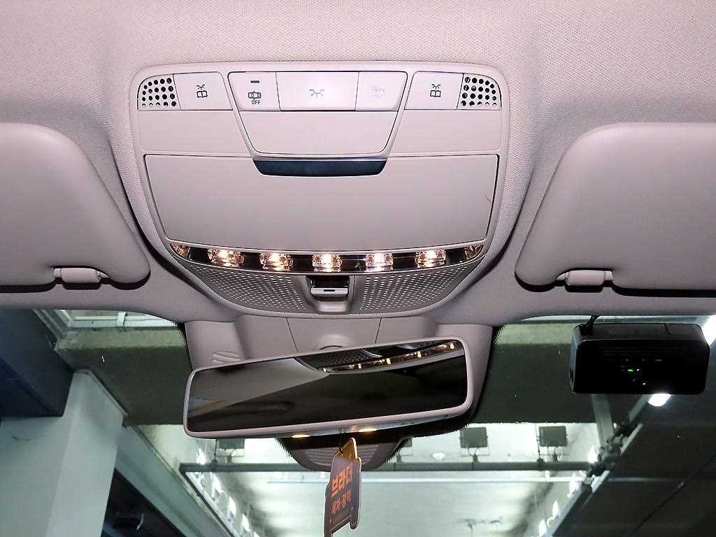 벤츠 E 클래스 E-클래스 W213 E300 아방가르드 이미지 14