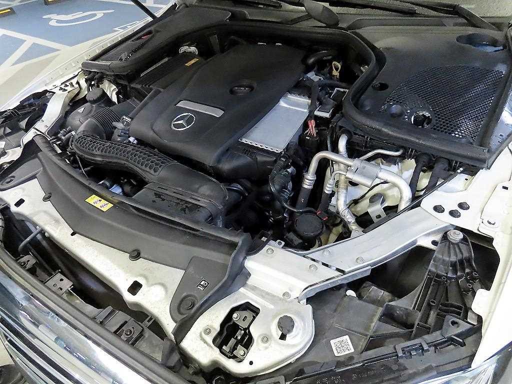 벤츠 E 클래스 E-클래스 W213 E300 아방가르드 이미지 19