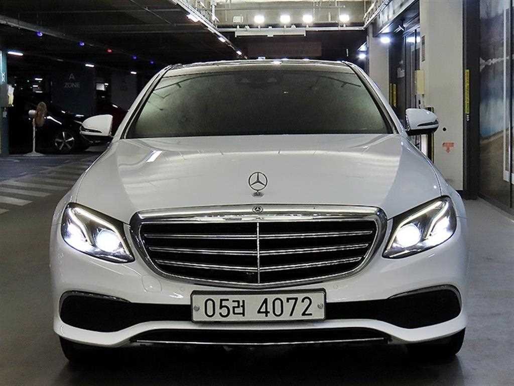 벤츠 E 클래스 E-클래스 W213 E300 아방가르드 이미지 2