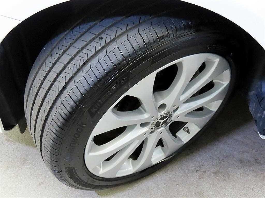 벤츠 E 클래스 E-클래스 W213 E300 아방가르드 이미지 20