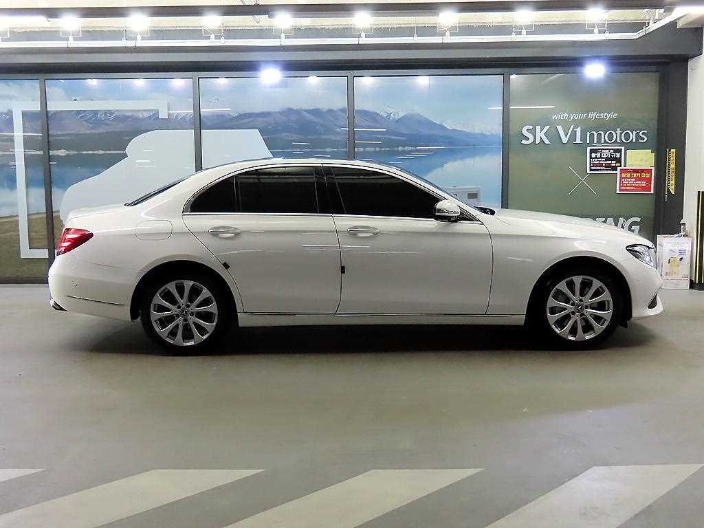 벤츠 E 클래스 E-클래스 W213 E300 아방가르드 이미지 3