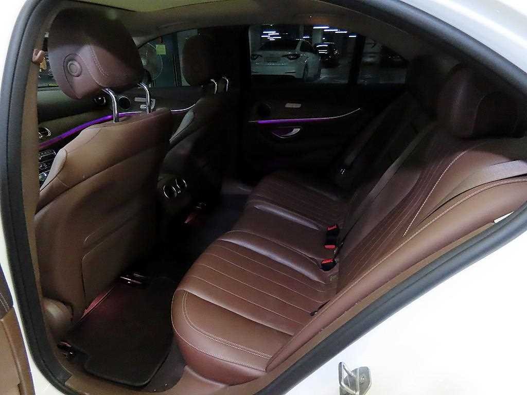 벤츠 E 클래스 E-클래스 W213 E300 아방가르드 이미지 7