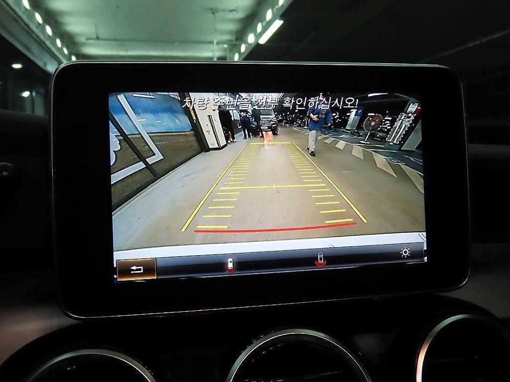 벤츠 C 클래스 C클래스 W205 C200 이미지 14