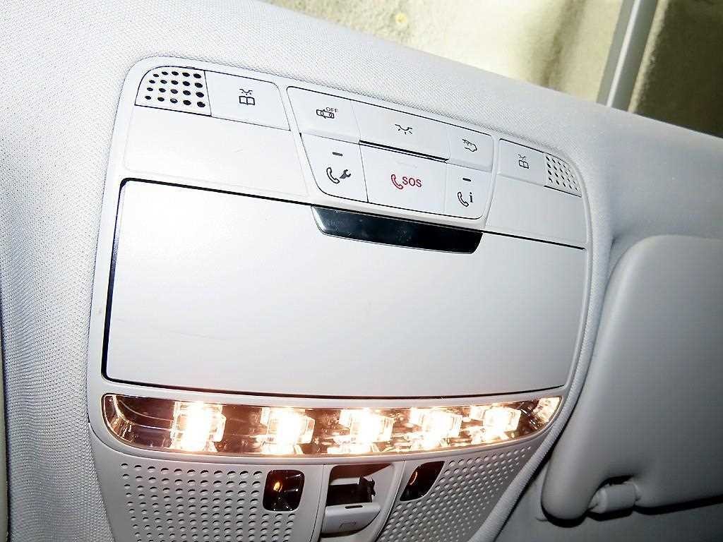 벤츠 C 클래스 C클래스 W205 C200 이미지 15
