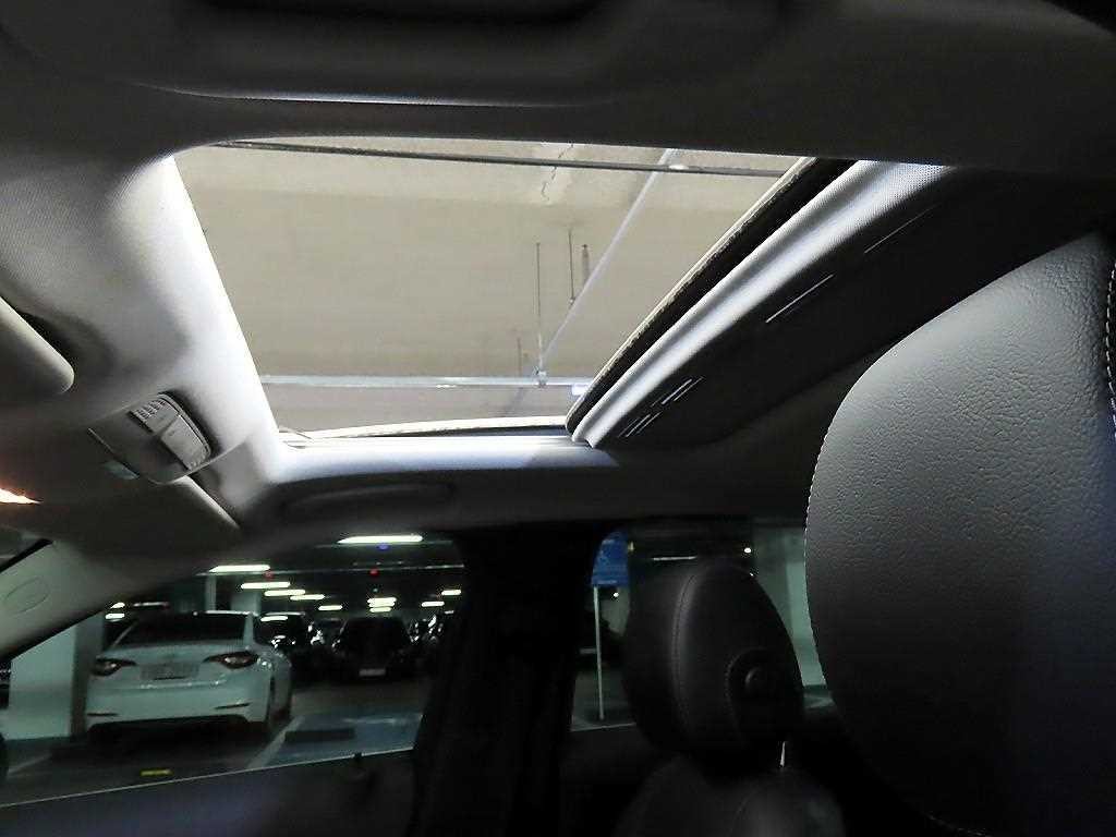 벤츠 C 클래스 C클래스 W205 C200 이미지 18