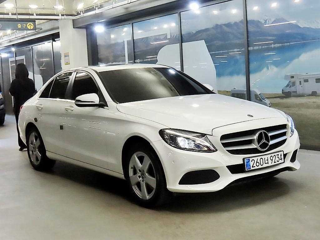 벤츠 C 클래스 C클래스 W205 C200 이미지 2