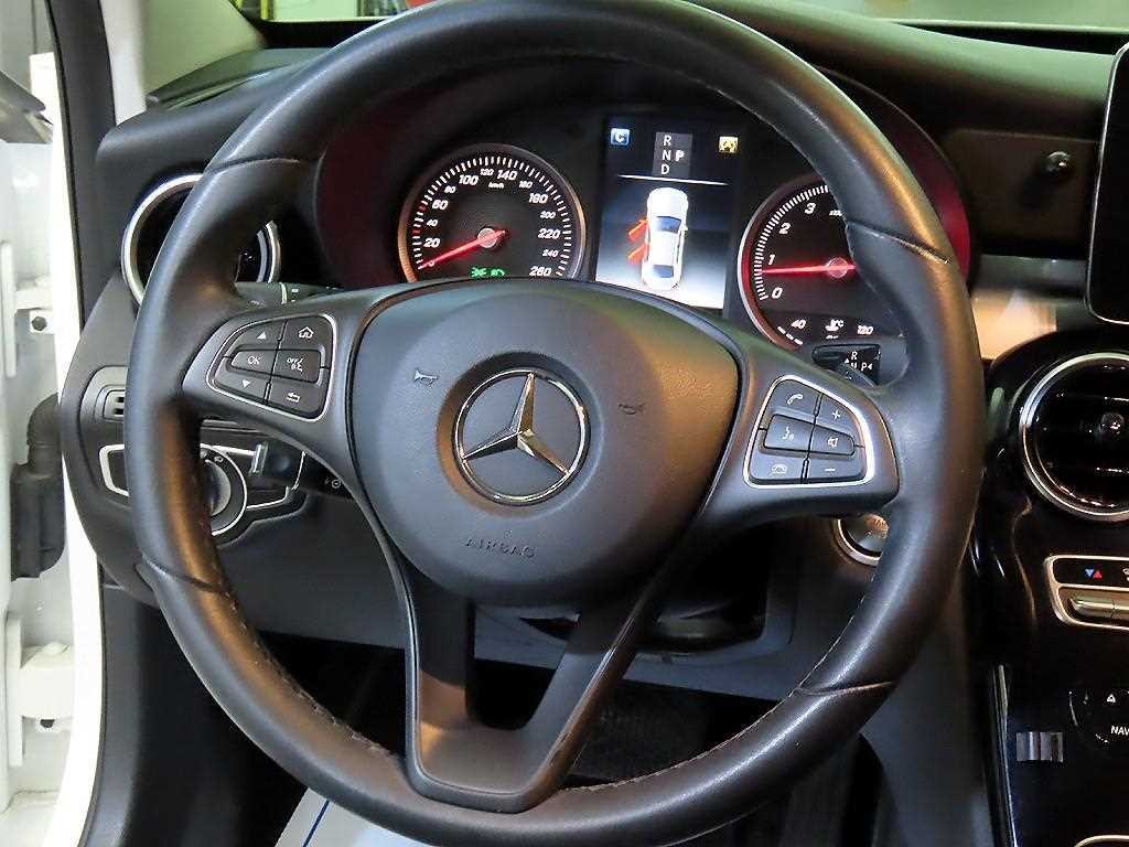 벤츠 C 클래스 C클래스 W205 C200 이미지 8
