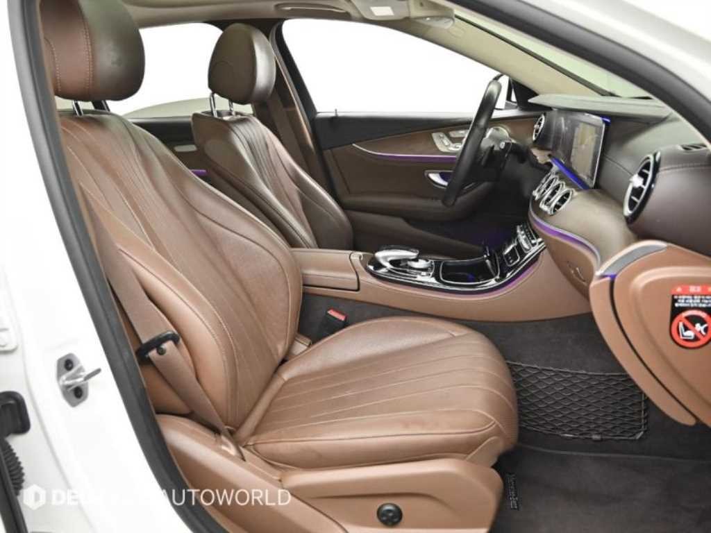 벤츠 E 클래스 E-클래스 W213 E300 4MATIC 익스클루시브 이미지 10