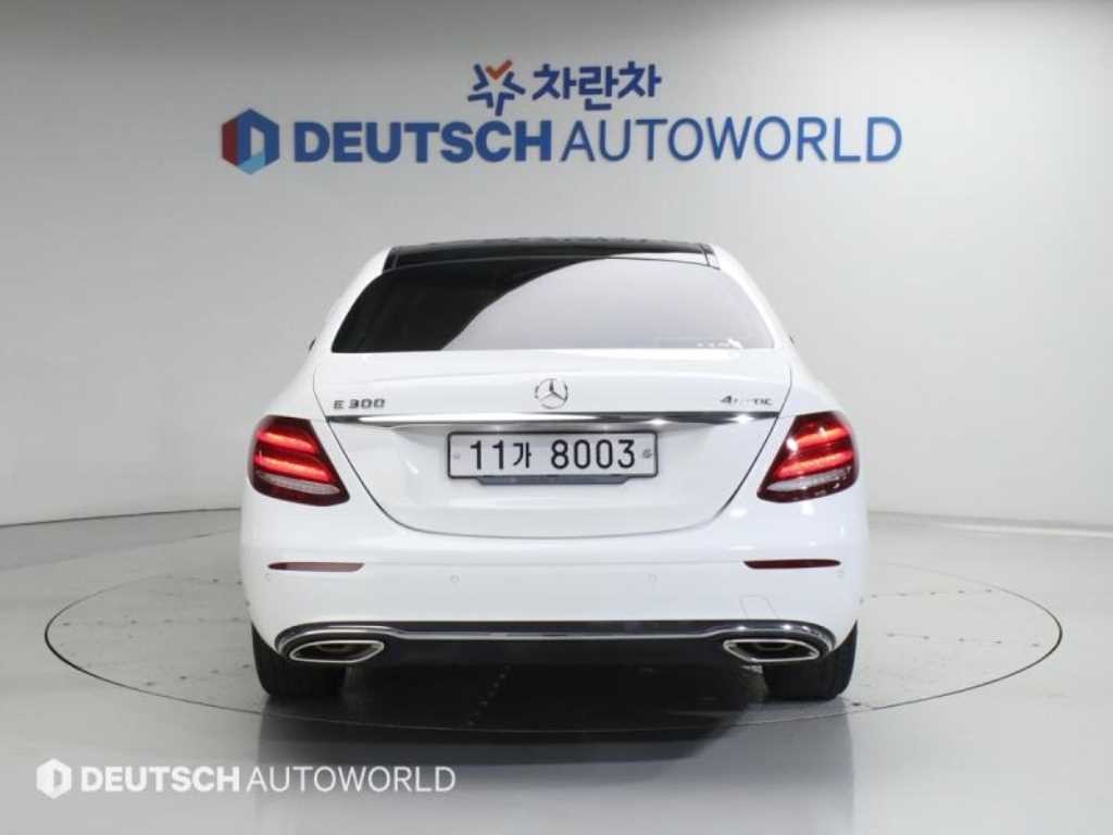 벤츠 E 클래스 E-클래스 W213 E300 4MATIC 익스클루시브 이미지 4